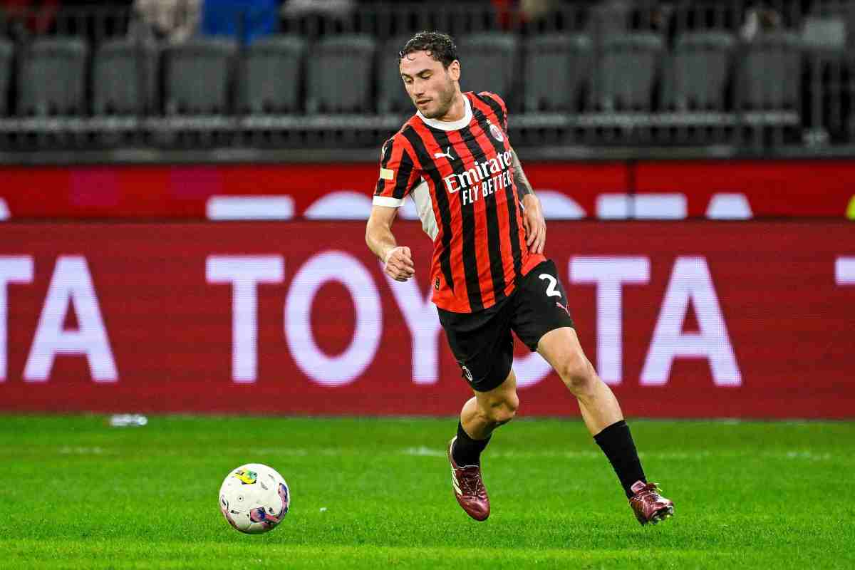 Davide Calabria via dal Milan