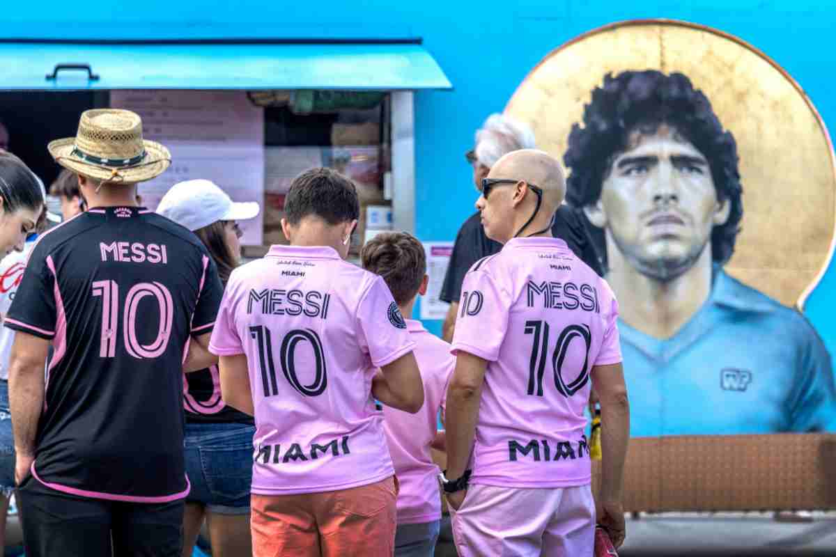 Maradona tifosi Messi 