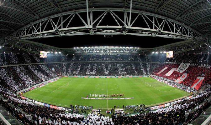 Juventus-Torino, striscioni contro Superga allo Stadium