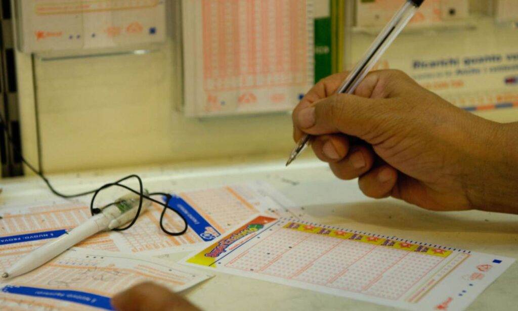 Estrazioni Superenalotto, Lotto e Simbolotto di giovedi 19 ...