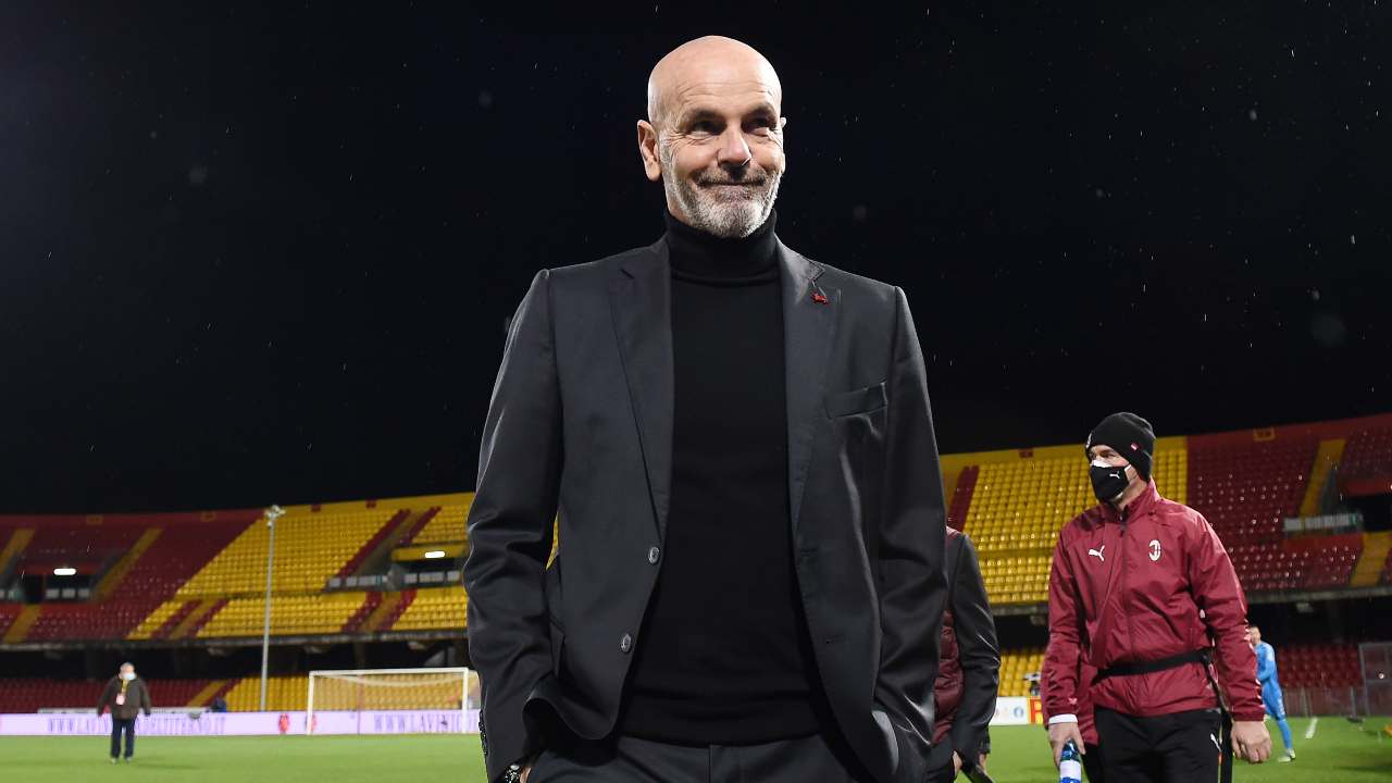 Stefano Pioli sorride