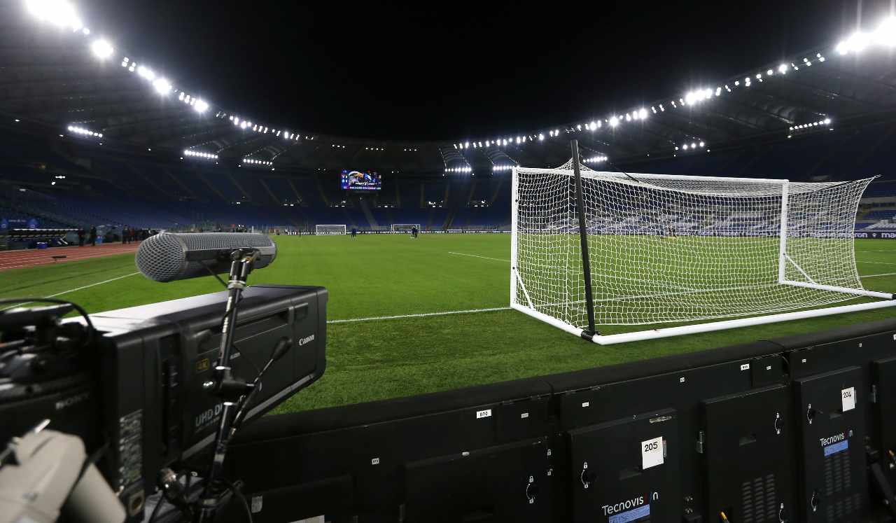 Lazio-Cagliari, telecamera stadio olimpico