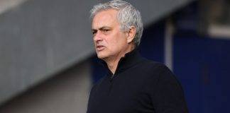 Mourinho pensieroso