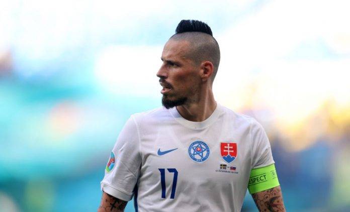 Hamsik con camiseta eslovaca