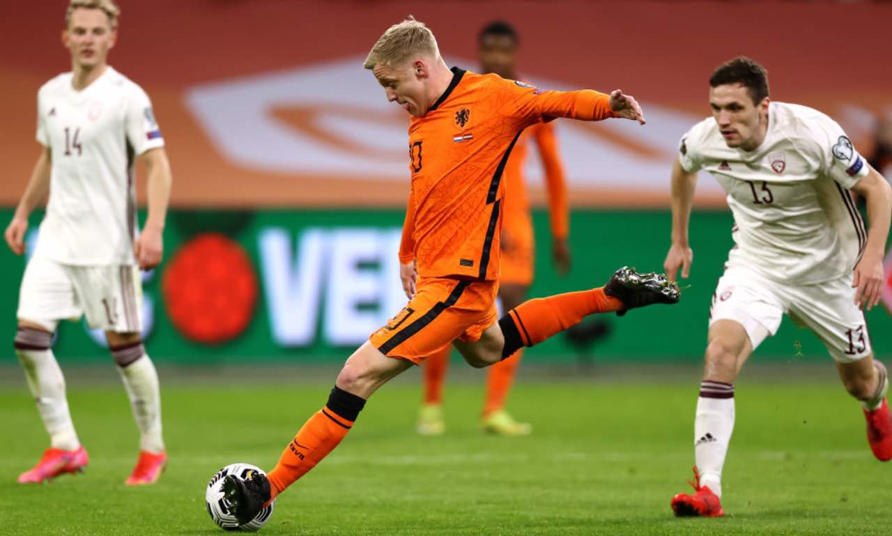 Van de Beek in azione con l'Olanda