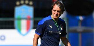 Mancini con la divisa di allenamento della Nazionale italiana