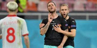 Arnautovic sembra rivolgersi ad Alionski dopo il suo gol