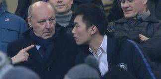 Marotta e Zhang parlano durante una gara dell'Inter