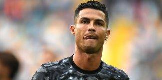 Ronaldo si riscalda