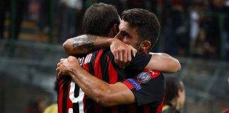 Higuain e Cutrone si abbracciano ai tempi del Milan