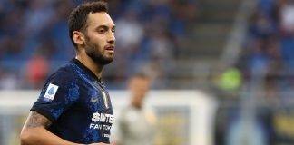 Calhanoglu esulta