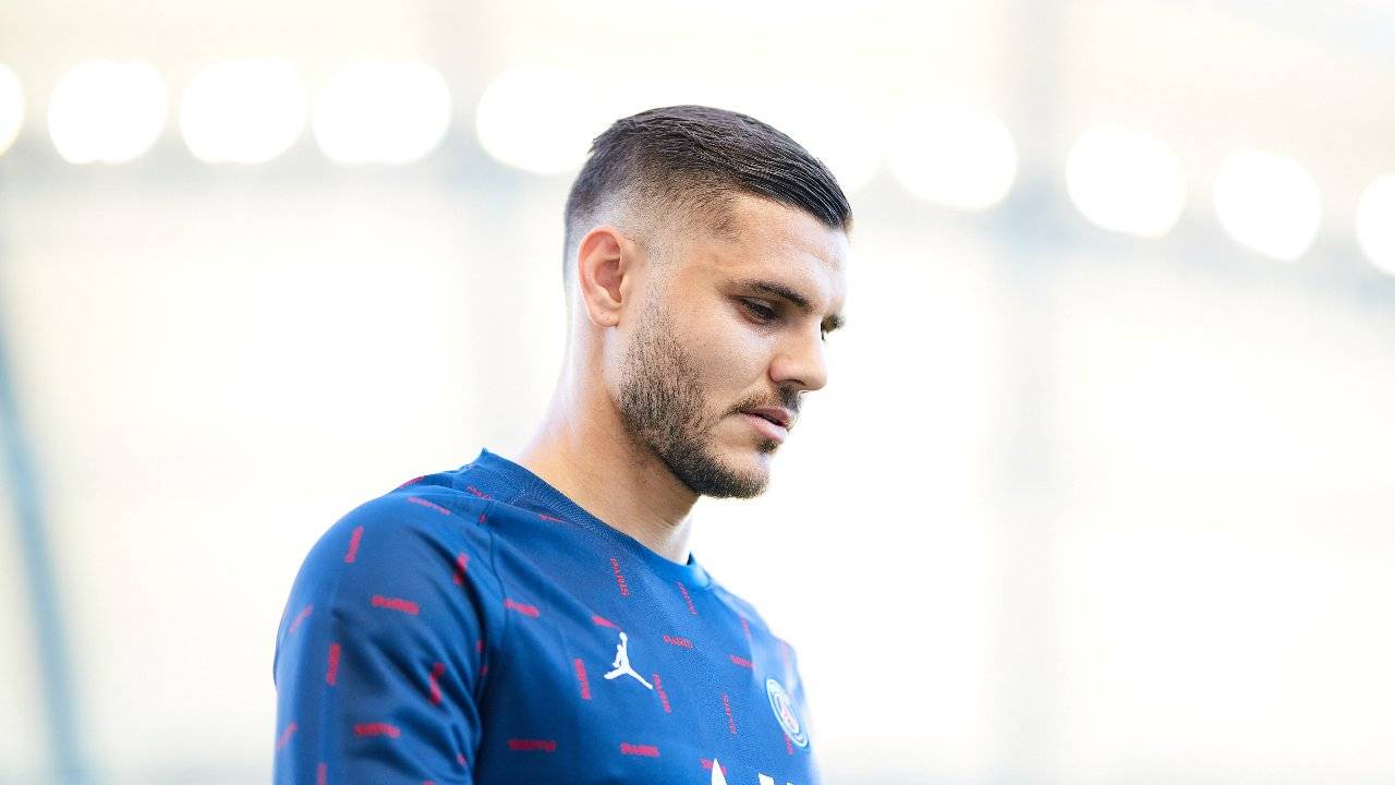 Icardi guarda in basso PSG