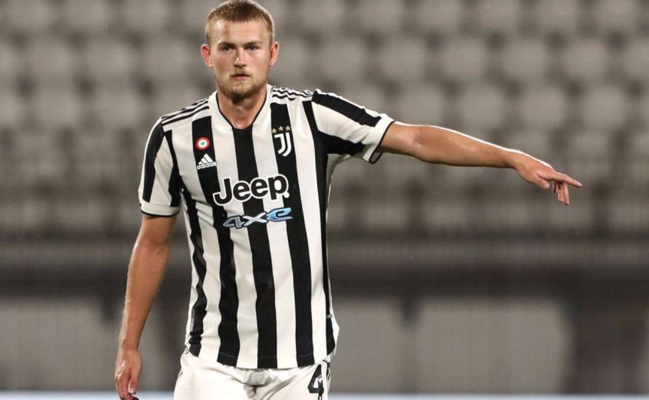 de Ligt in campo con la Juventus