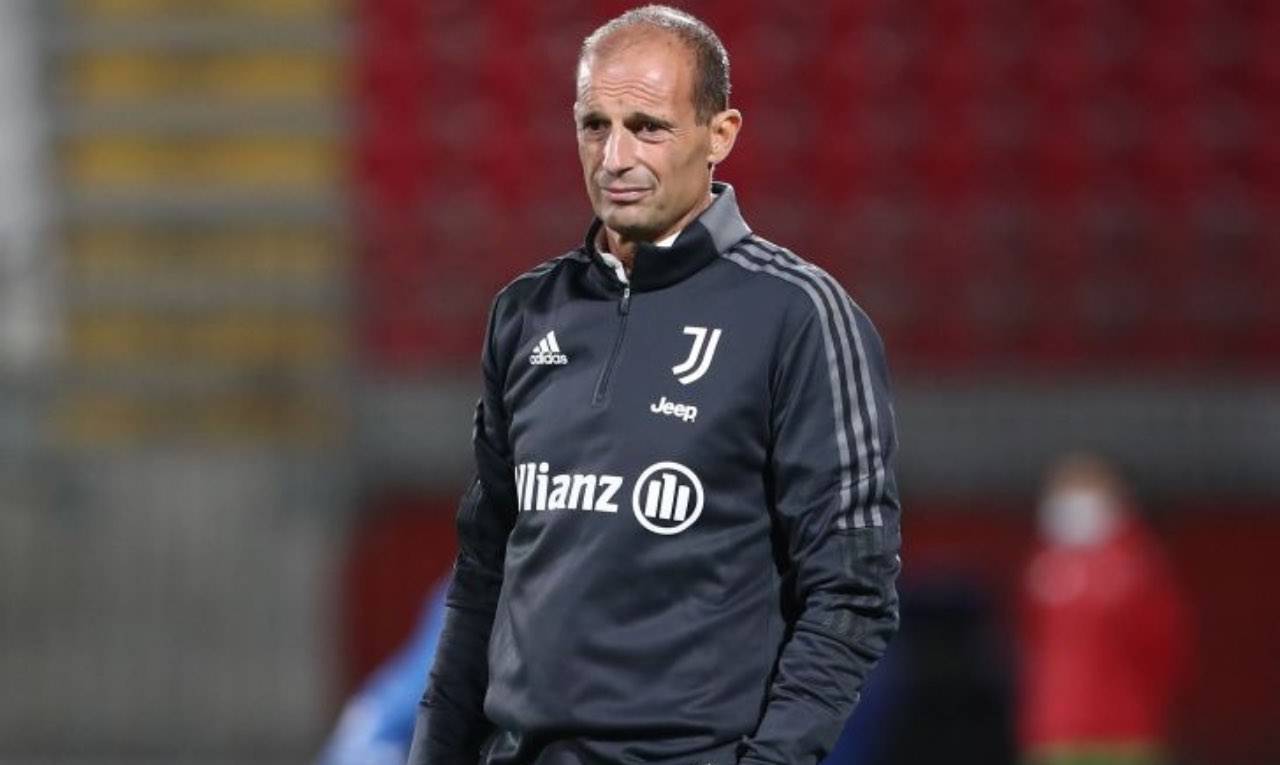 Max Allegri in campo con la Juventus