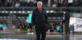 Mourinho della Roma riflette