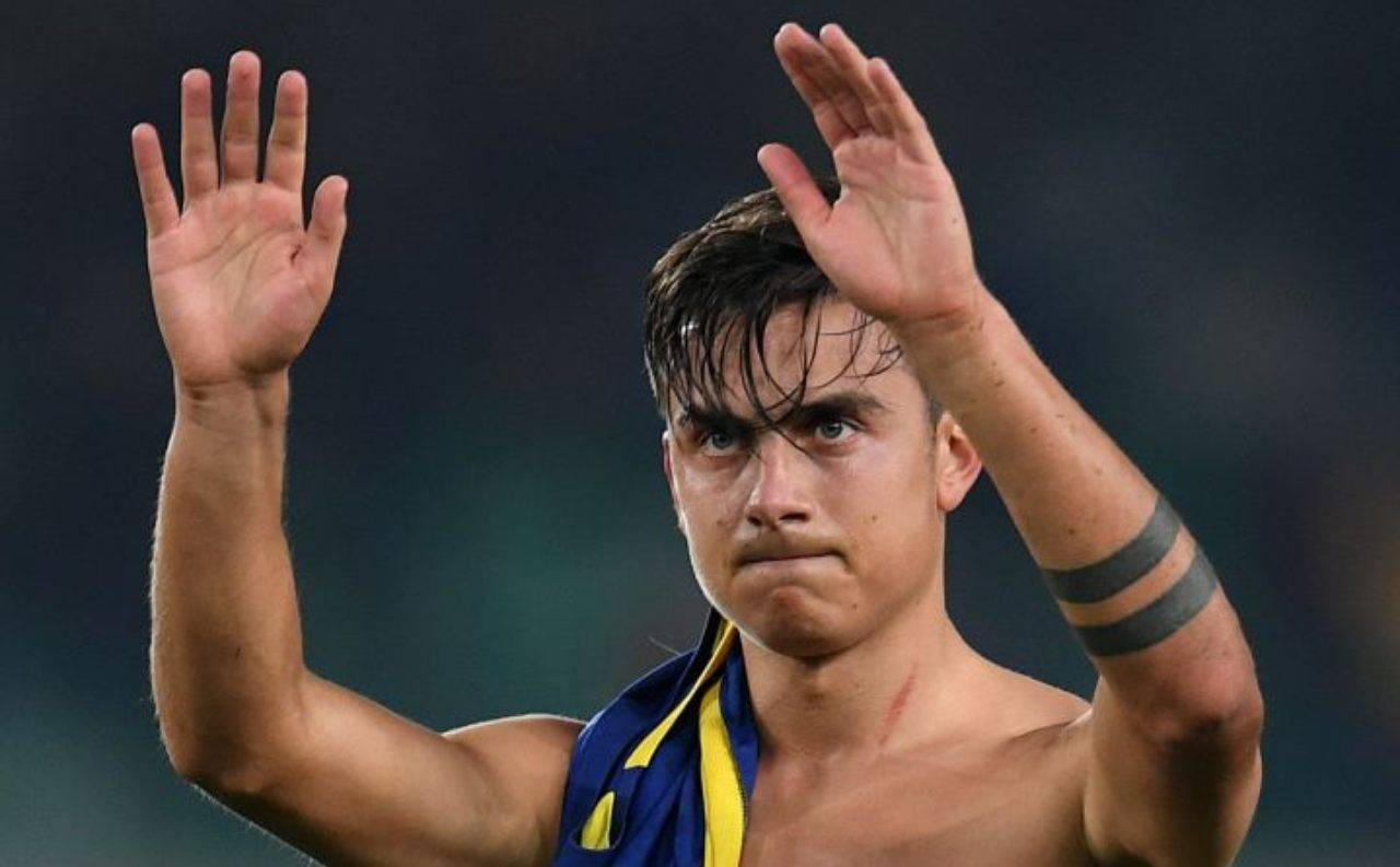 Dybala saluta 