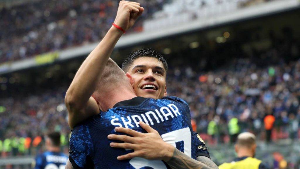 Correa festeggia con Skriniar