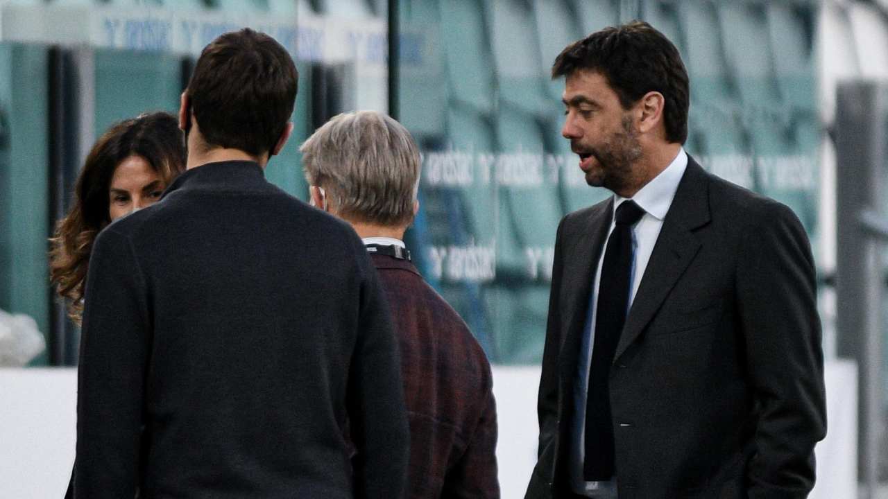 Agnelli con la dirigenza della Juventus