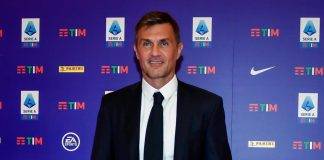 Milan, Maldini sorride si fotografi