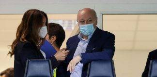 Marotta osserva dalla tribuna