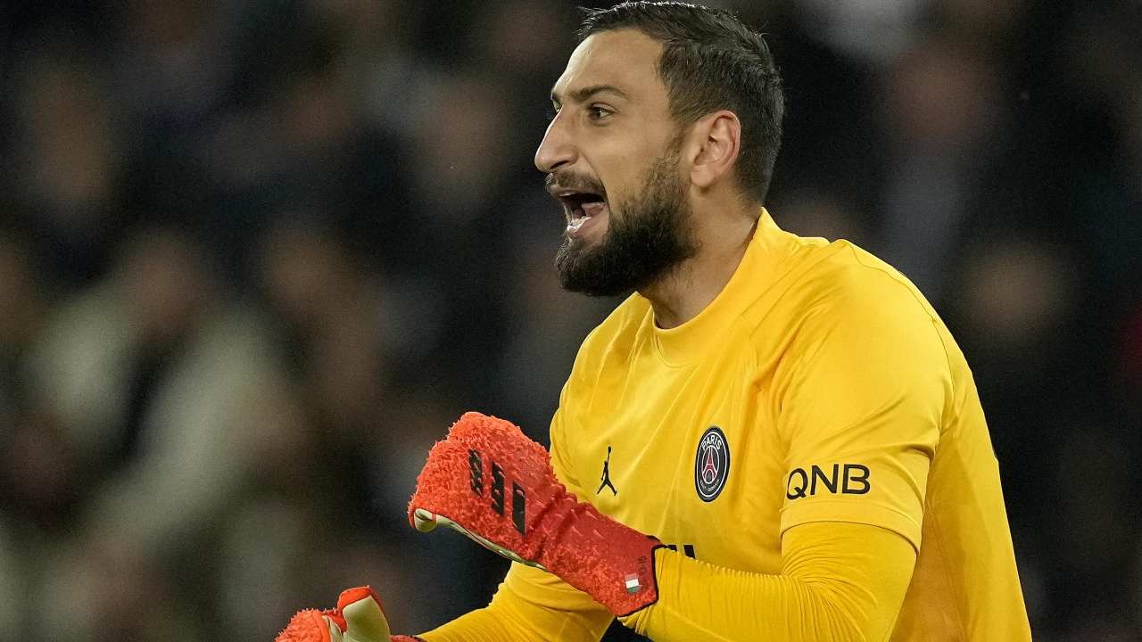 Gianluigi Donnarumma esulta PSG