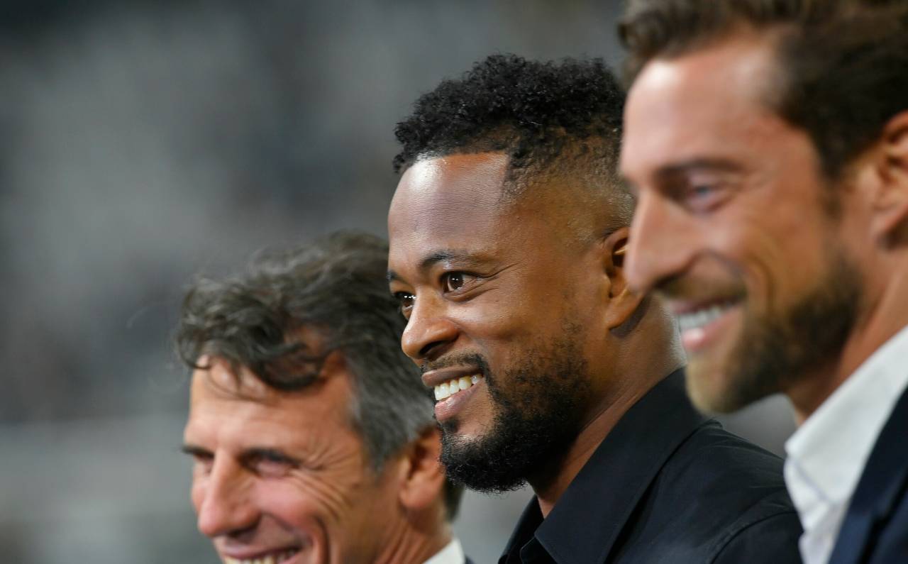 Evra sorride insieme a Zola e Marchisio