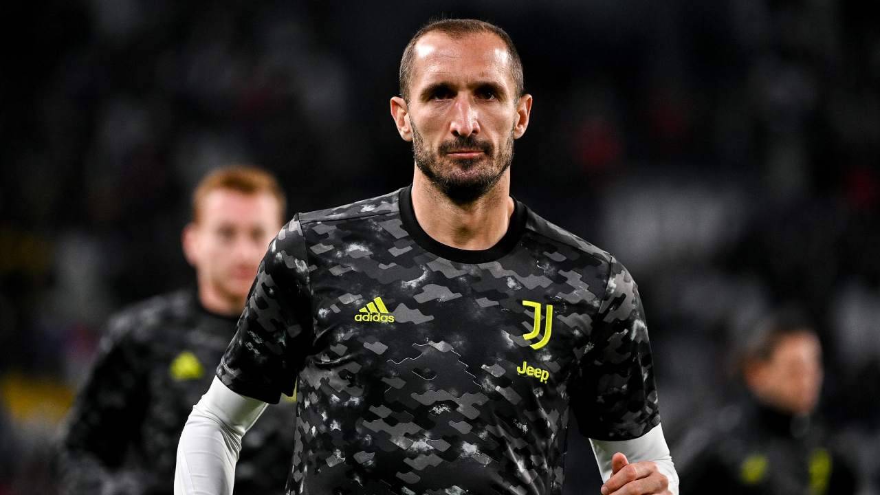 Chiellini riscaldamento Juventus