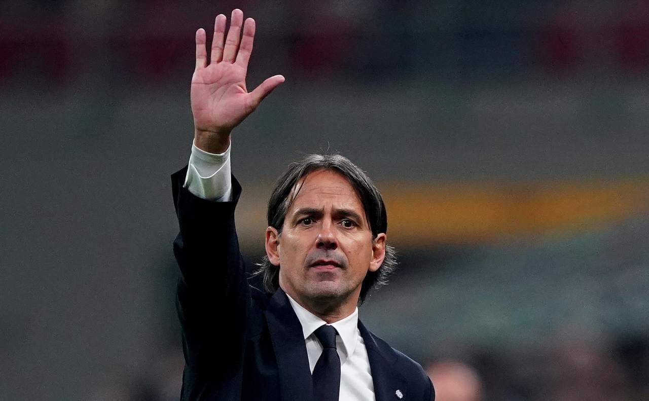 Simone Inzaghi alza la mano