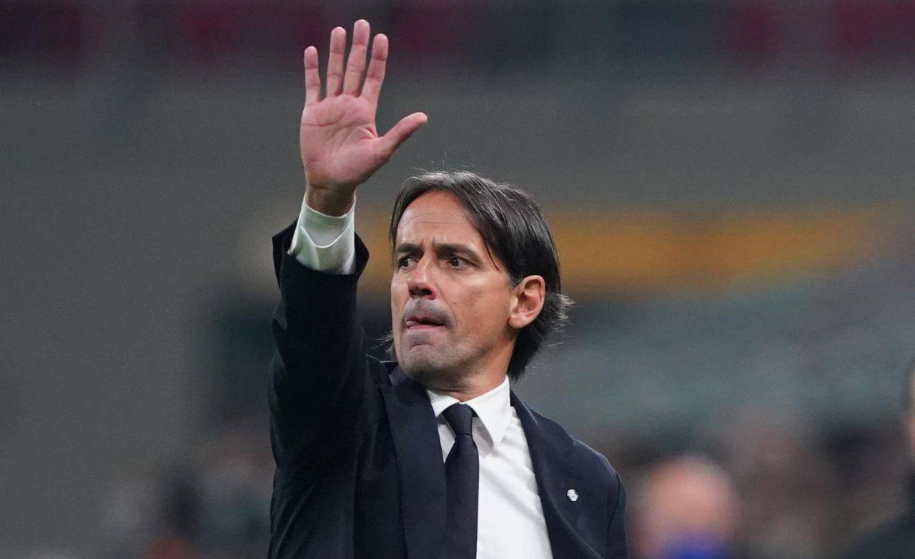 Simone Inzaghi alza la mano