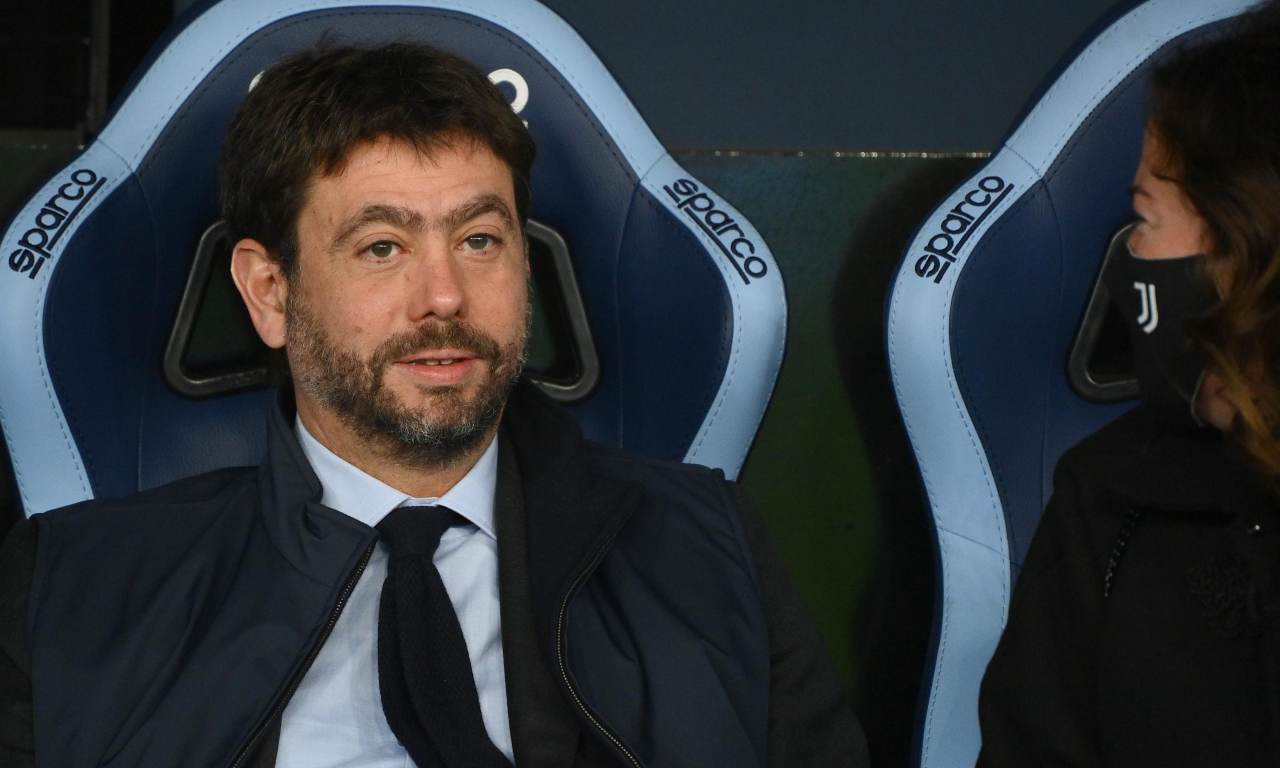 Agnelli sorride