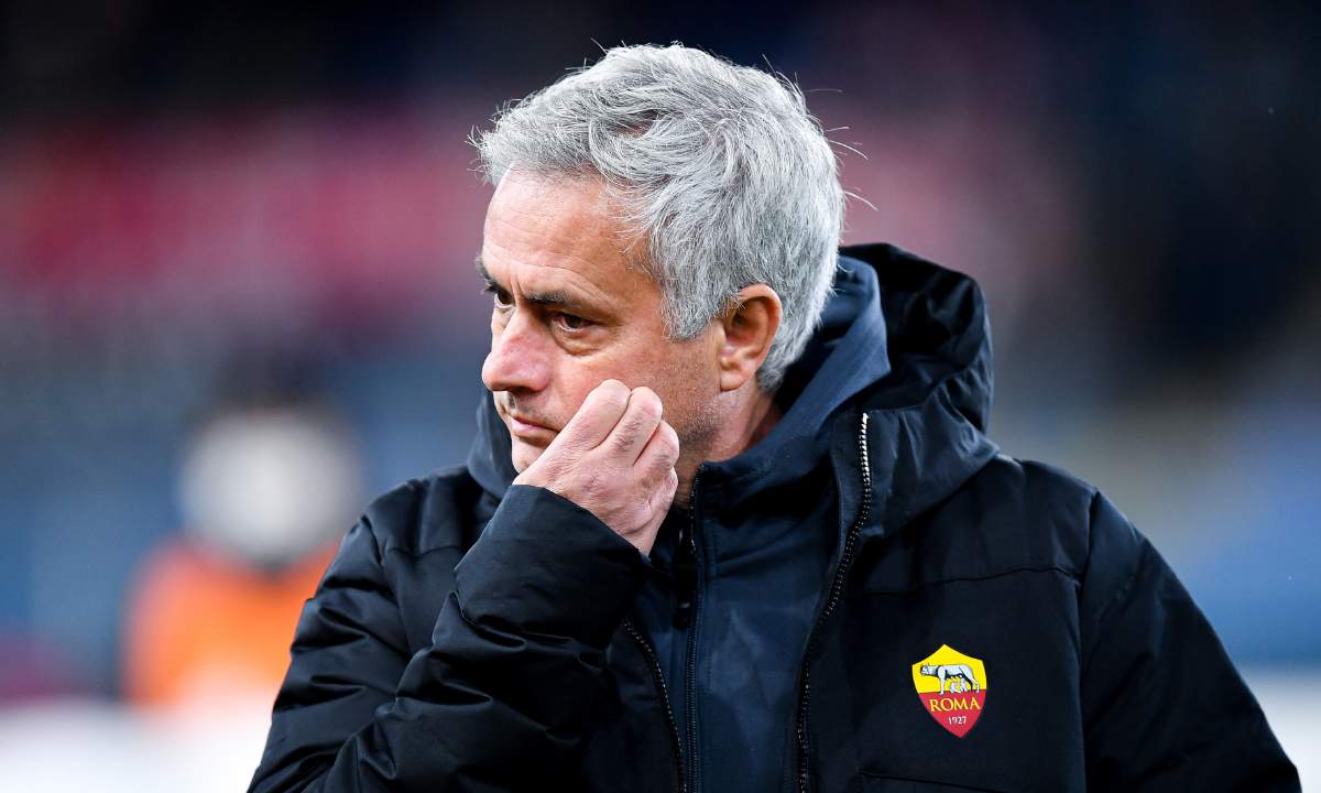 Mourinho pensieroso