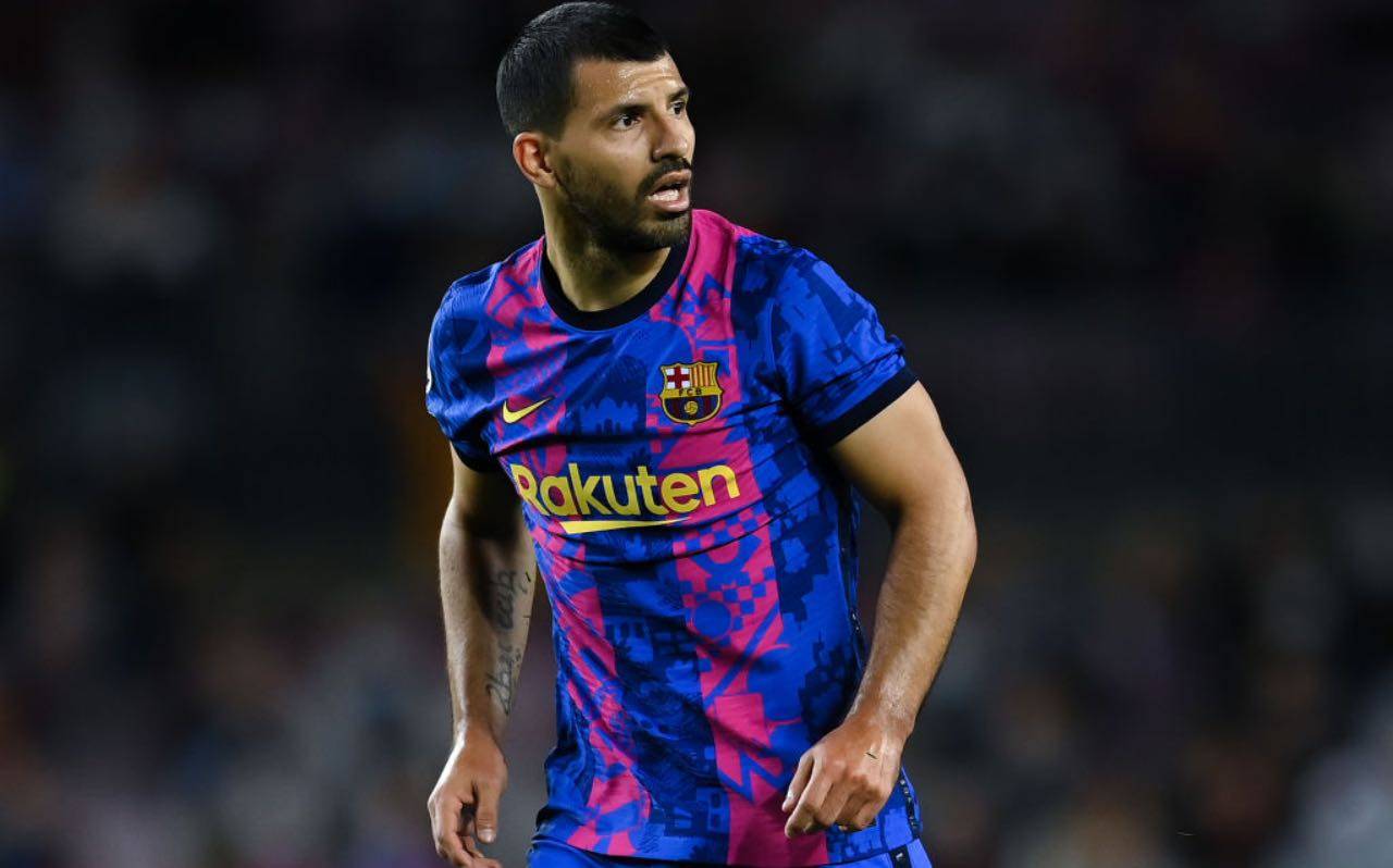 Aguero in campo col Barcellona