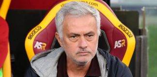 Mourinho pensieroso