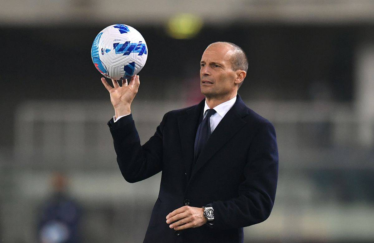 Juventus, Allegri con il pallone in mano