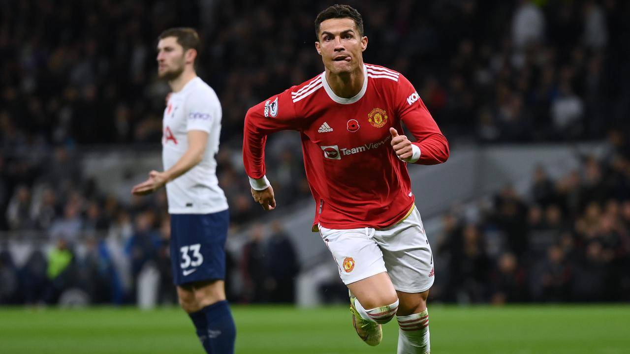 Ronaldo esulta dopo il gol al Tottenham