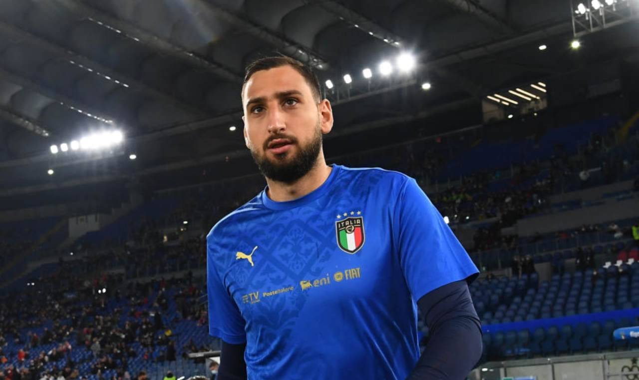 Donnarumma pensieroso