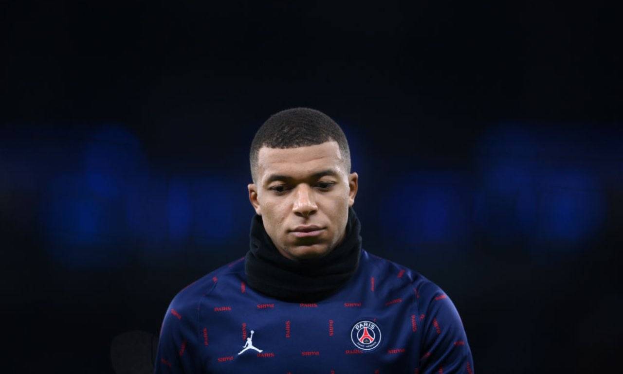 PSG, Mbappé con lo sguardo triste