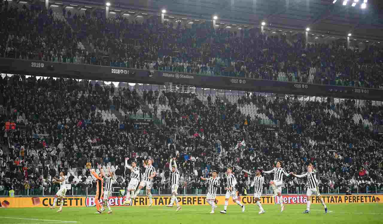 La Juventus esulta sotto la curva