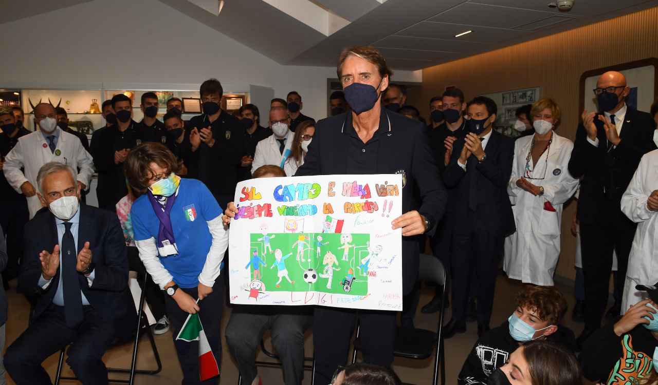 Mancini in visita all'Ospedale Bambino Gesù di Roma