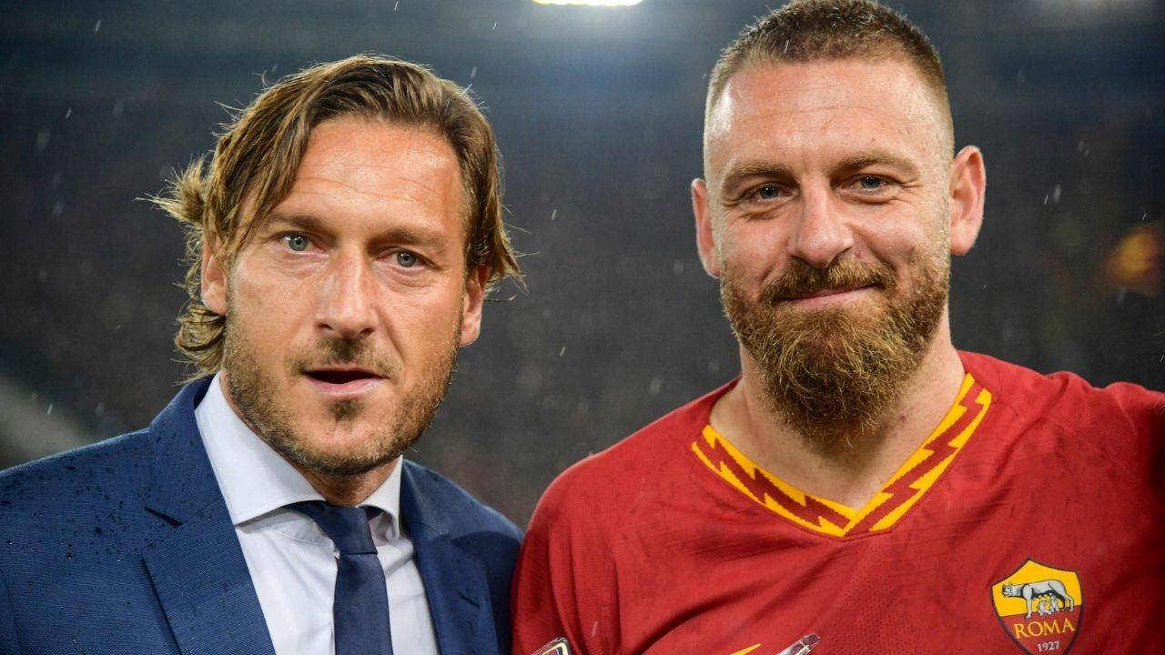 Totti e De Rossi sorridenti qualche anno fa