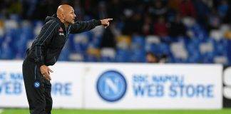 Spalletti dà istruzioni ai suoi