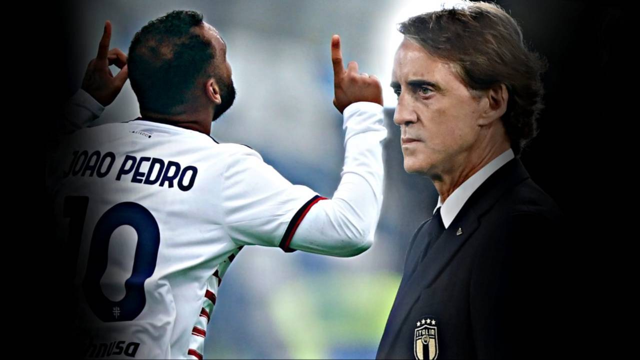 Joao Pedro esulta e Roberto Mancini