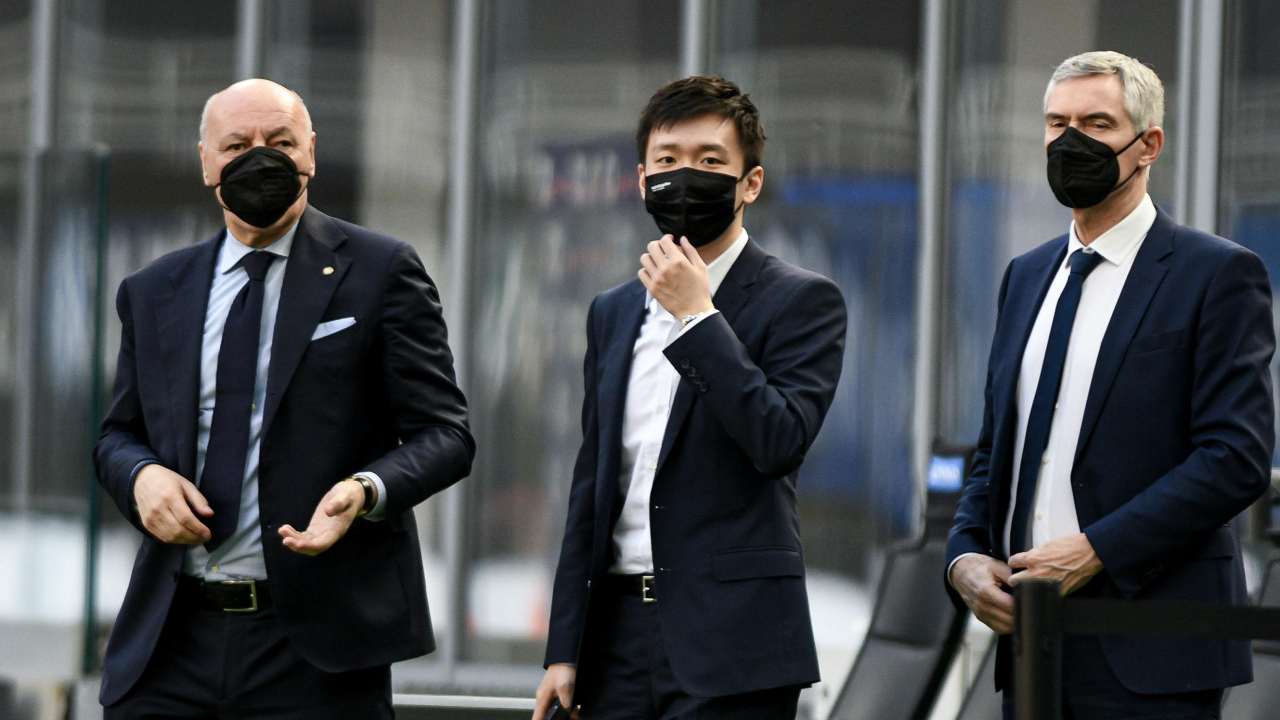 Marotta, Zhang e Antonello a bordocampo Inter