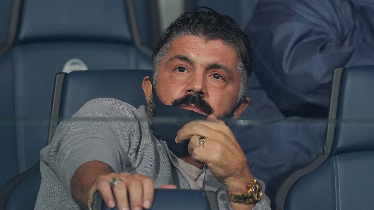 Gattuso osserva dalla tribuna