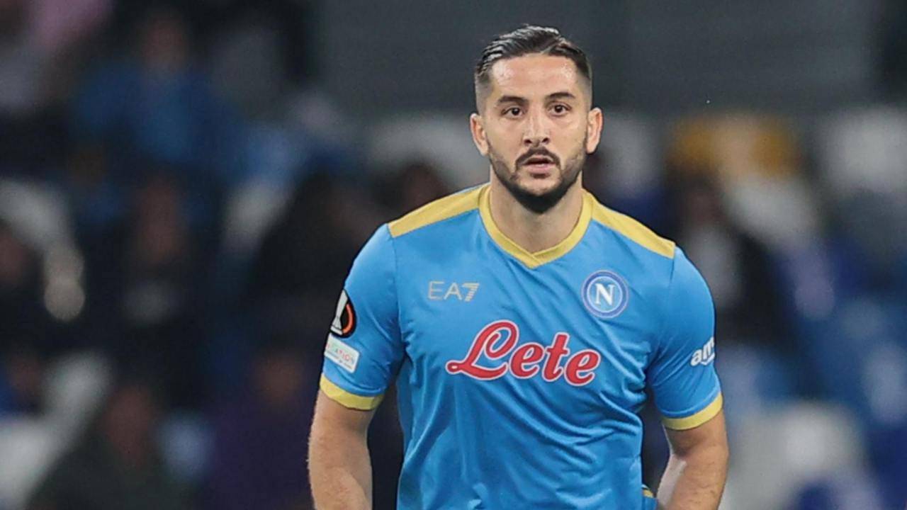 Manolas guarda avanti Napoli