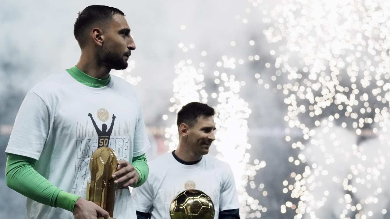 Donnarumma e Messi con Pallone d'Oro PSG