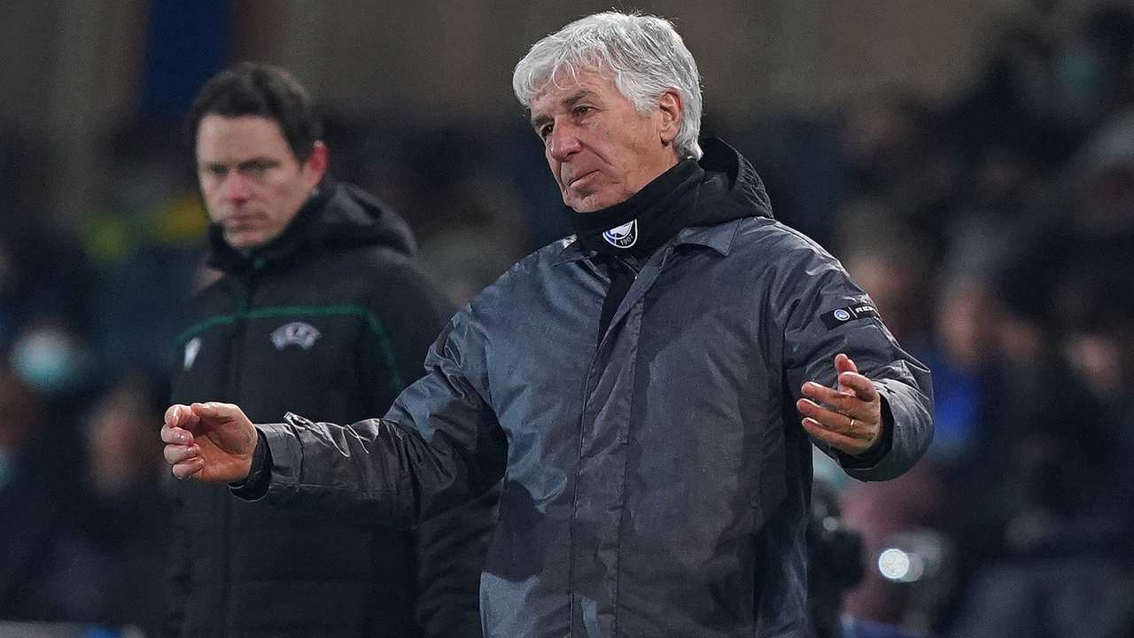 Gian Piero Gasperini allarga le braccia