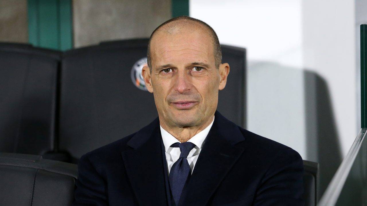 Allegri sorride in panchina Venezia-Juve