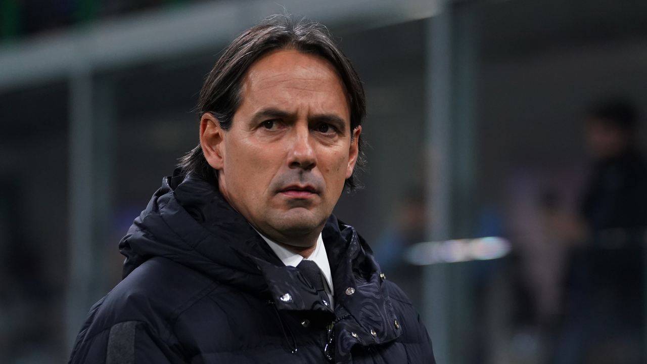 Inzaghi guarda lontano preoccupato Inter