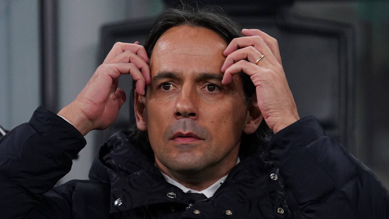 Inzaghi con le mani nei capelli Inter